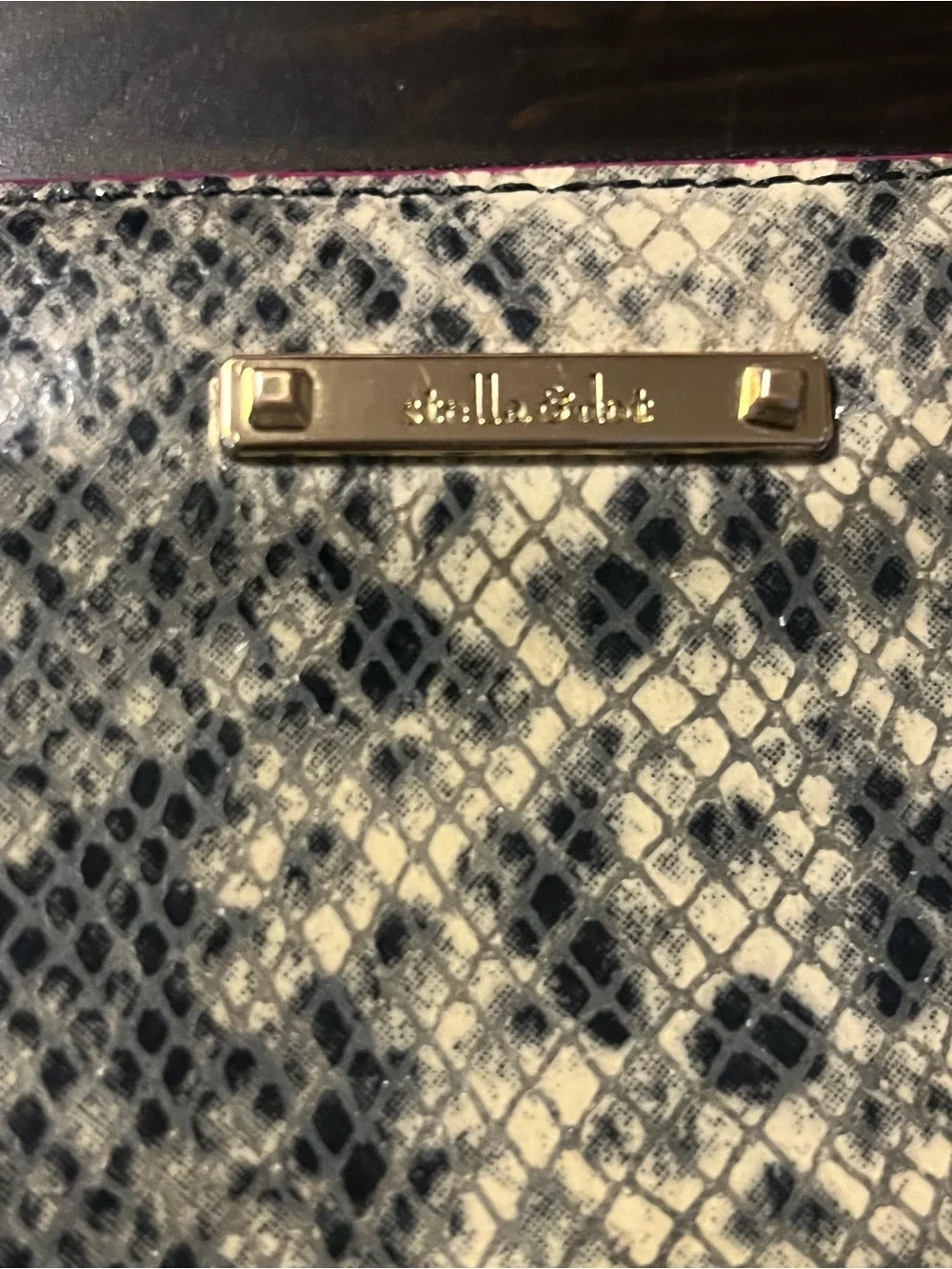 GUC Stella & Dot Snakeskin Print Zip Around Tassel Wallet